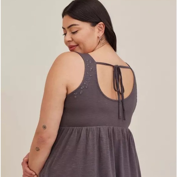 Torrid Gray Sleeveless Relaxed Tank Top - Picture 3 of 8